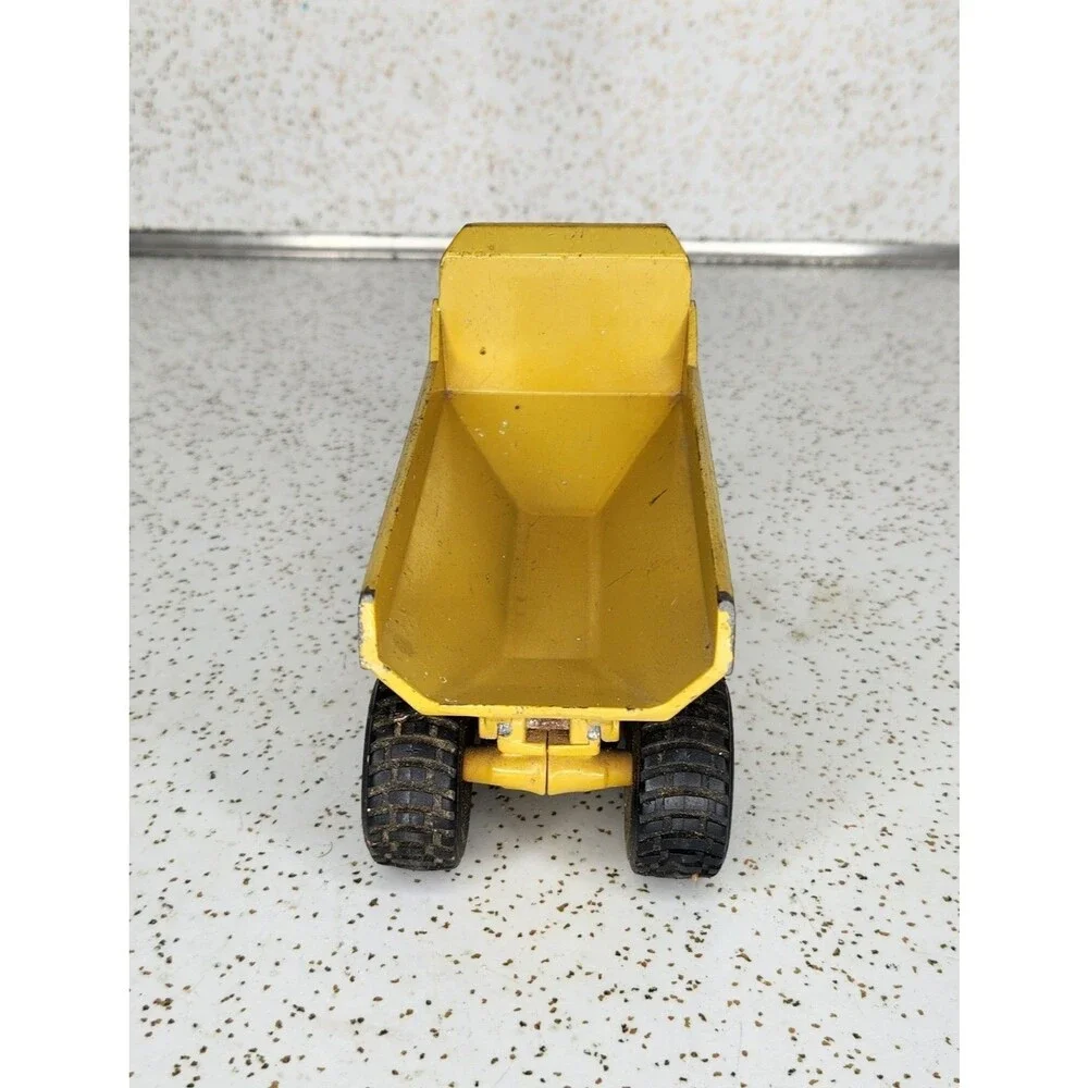 Ertl Mighty Movers 2431 1:50 Caterpillar D350D Articulated Dump Truck Die-Cast